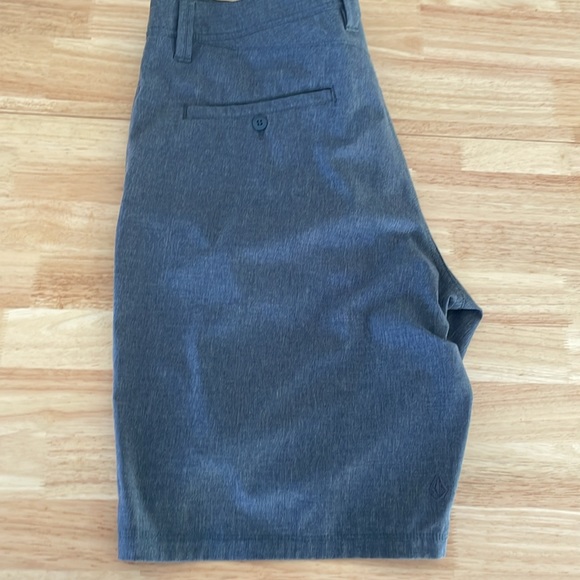 Volcom hybrid shorts size 36.   Nice  shape heather Grey blue - Picture 5 of 7